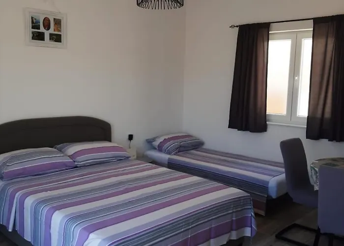 Ostanak kod kuće Ela *